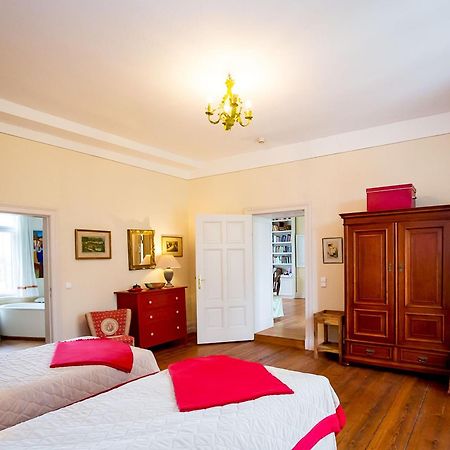 Gutshaus Penzlin Villa Meyenburg  Bagian luar foto