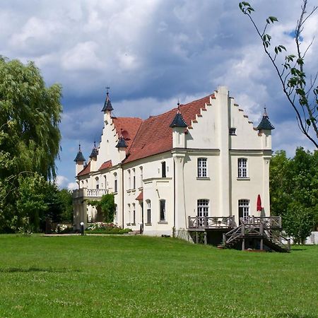 Gutshaus Penzlin Villa Meyenburg  Bagian luar foto