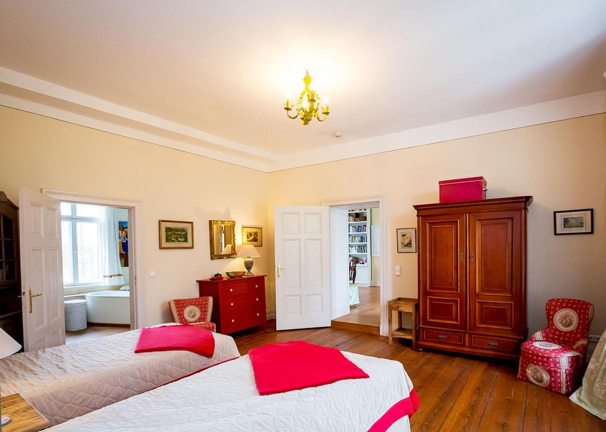 Gutshaus Penzlin Villa Meyenburg  Bagian luar foto
