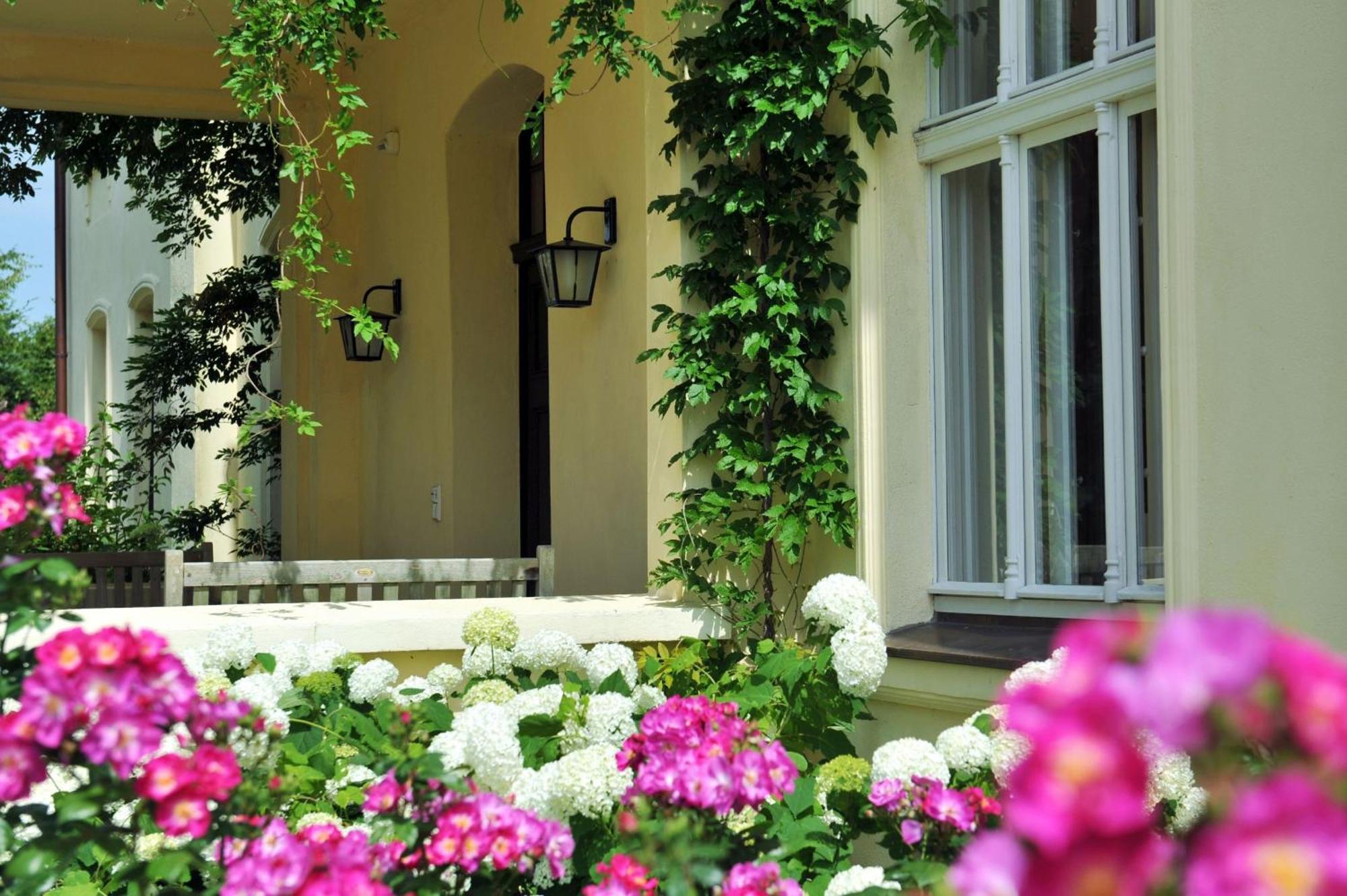 Gutshaus Penzlin Villa Meyenburg  Bagian luar foto