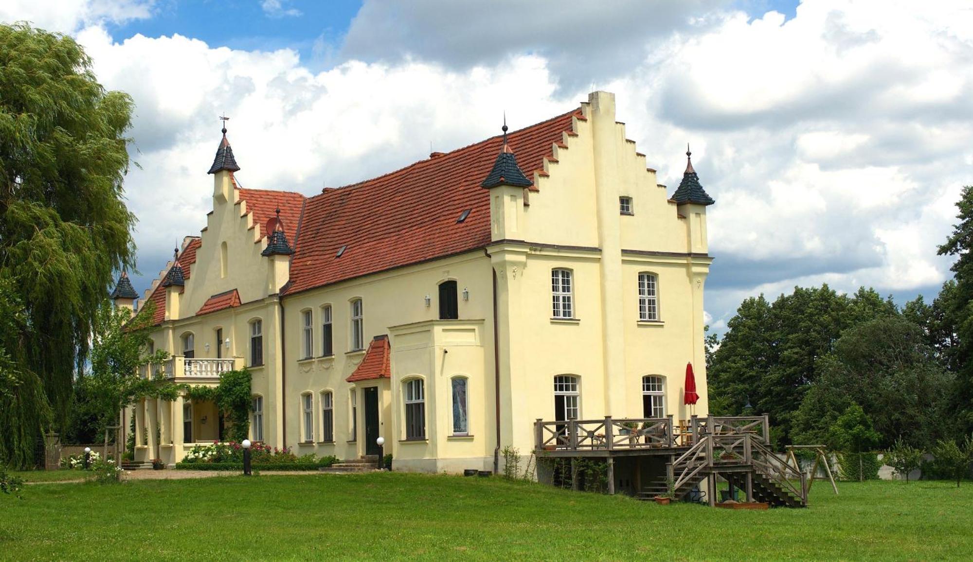 Gutshaus Penzlin Villa Meyenburg  Bagian luar foto
